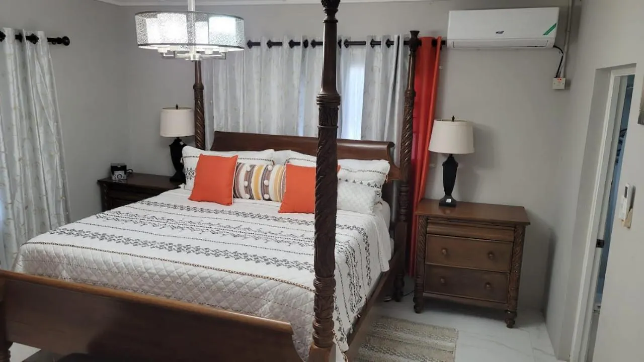 Elizabeth Retreat - Island Time Villa Ocho Rios
