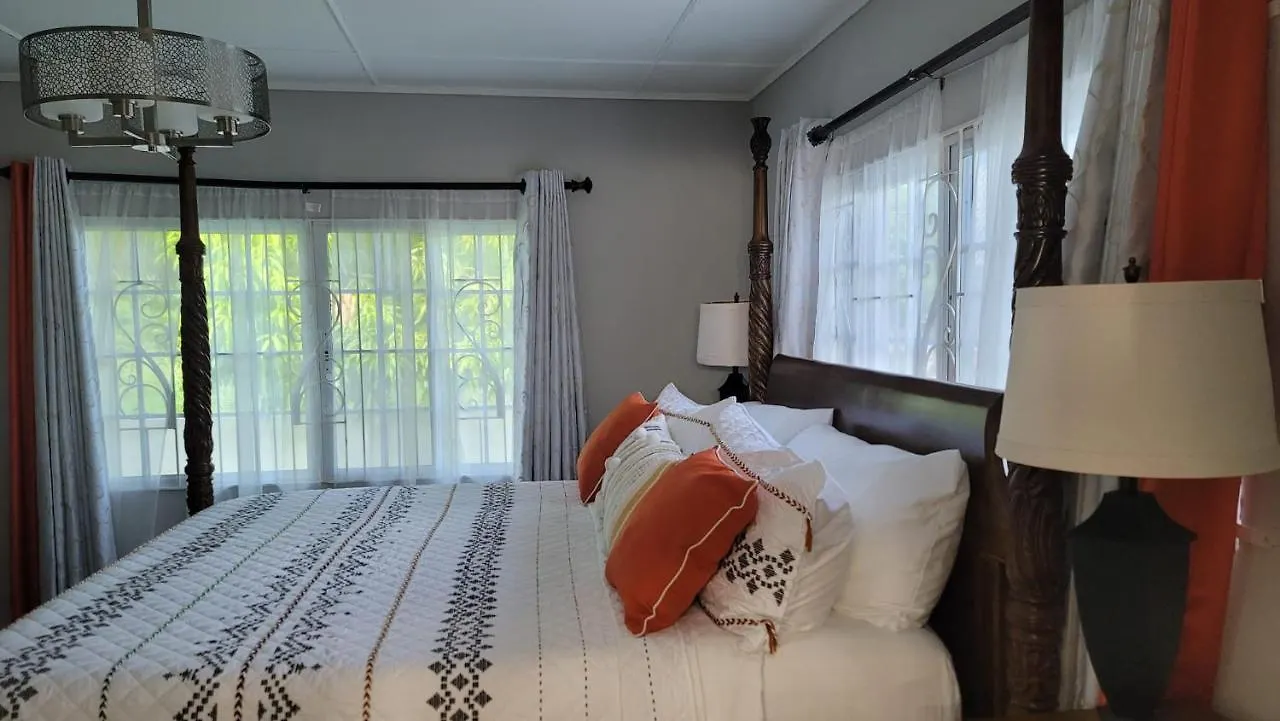 Elizabeth Retreat - Island Time Villa Ocho Rios
