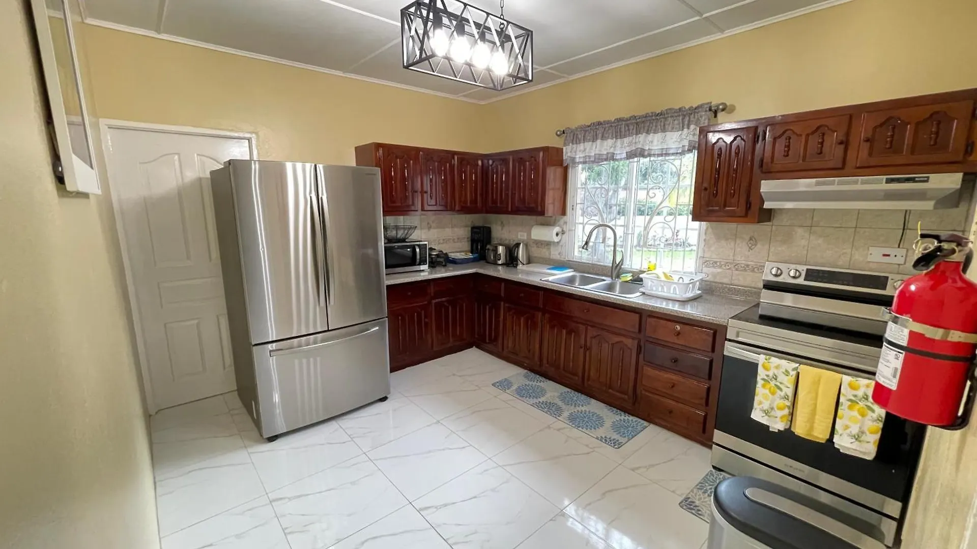 Elizabeth Retreat - Island Time Villa Ocho Rios Feriehus