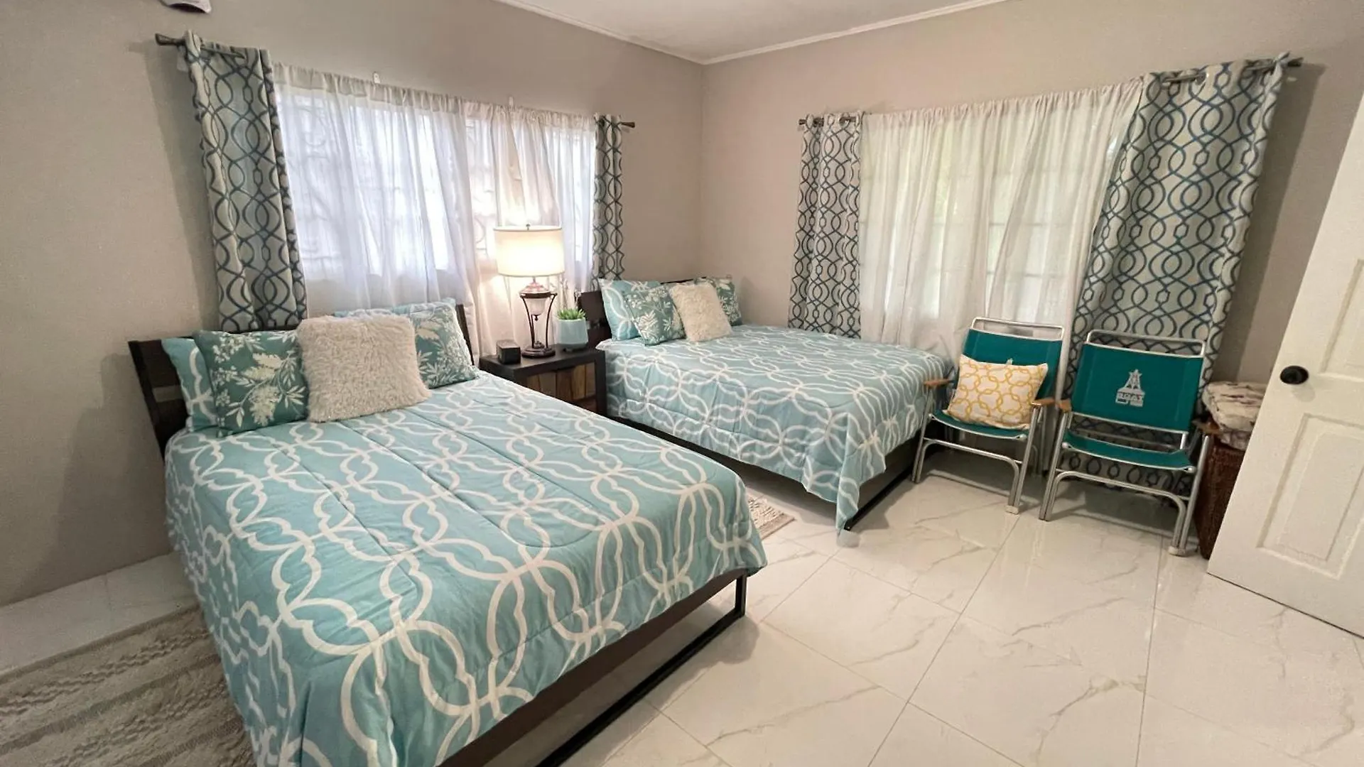 Elizabeth Retreat - Island Time Villa Ocho Rios Feriehus